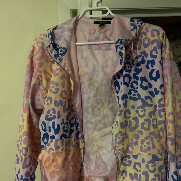 Very fun pastel cheetah print jacket, no longer my style - Picture 2 of 3